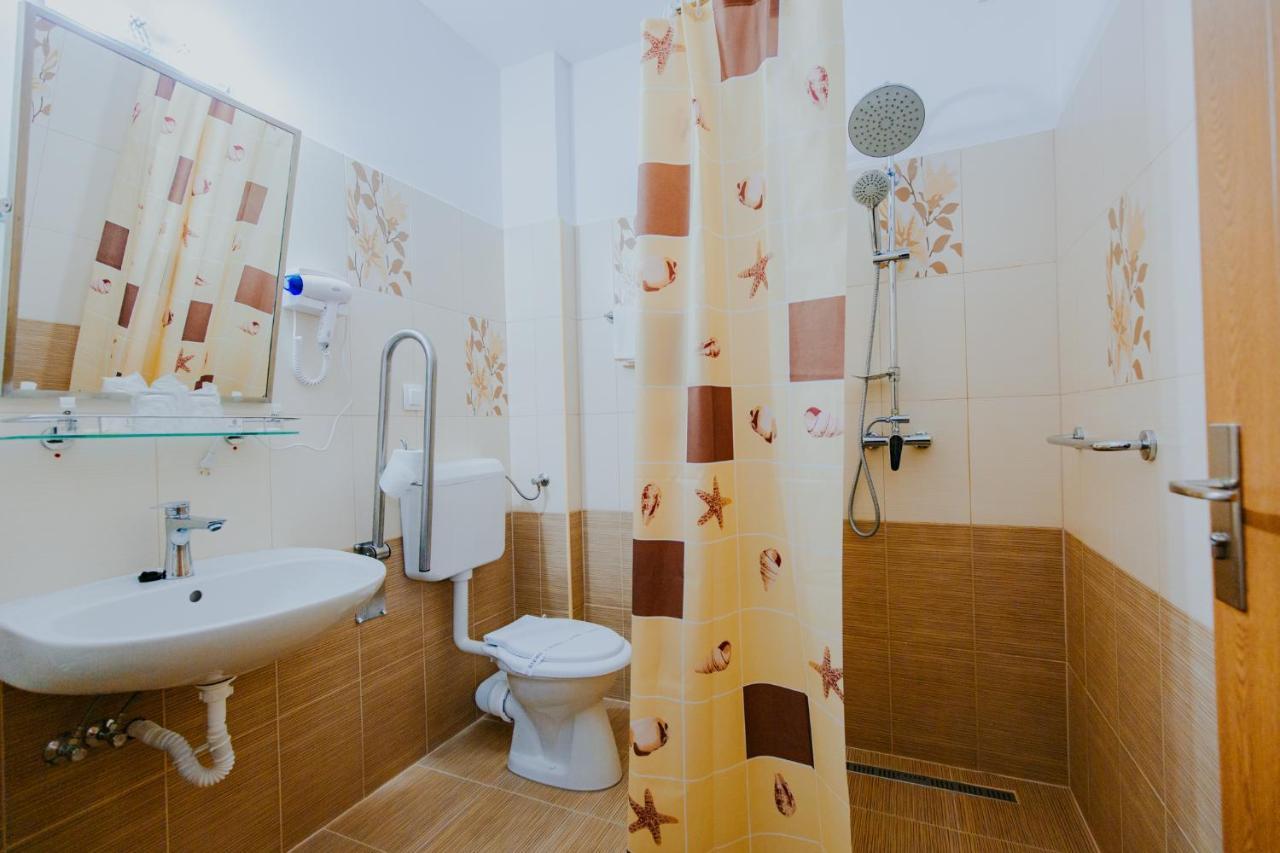 Hotel Tusnad バイレ・トゥシュナド エクステリア 写真