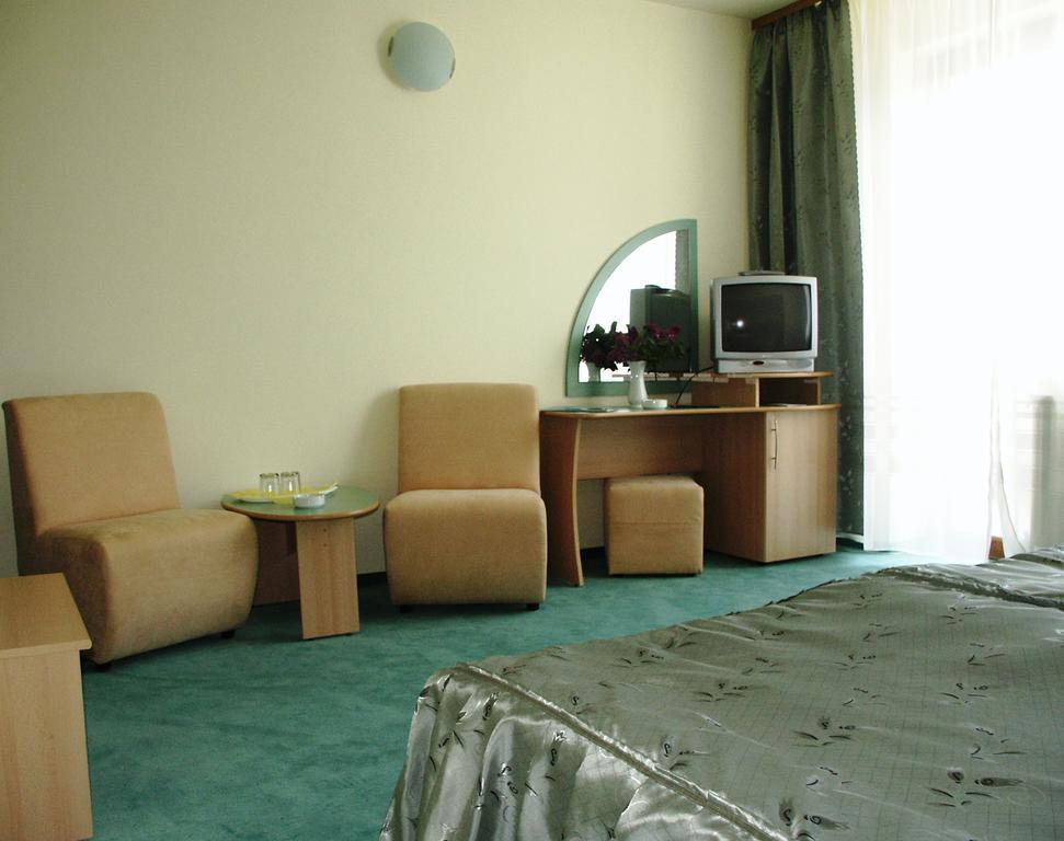 Hotel Tusnad バイレ・トゥシュナド エクステリア 写真